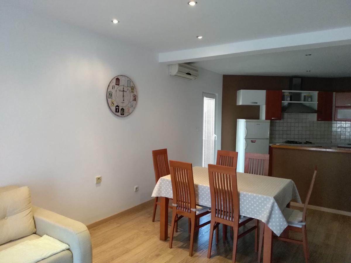 Apartments Davor Biograd Na Moru Exterior photo
